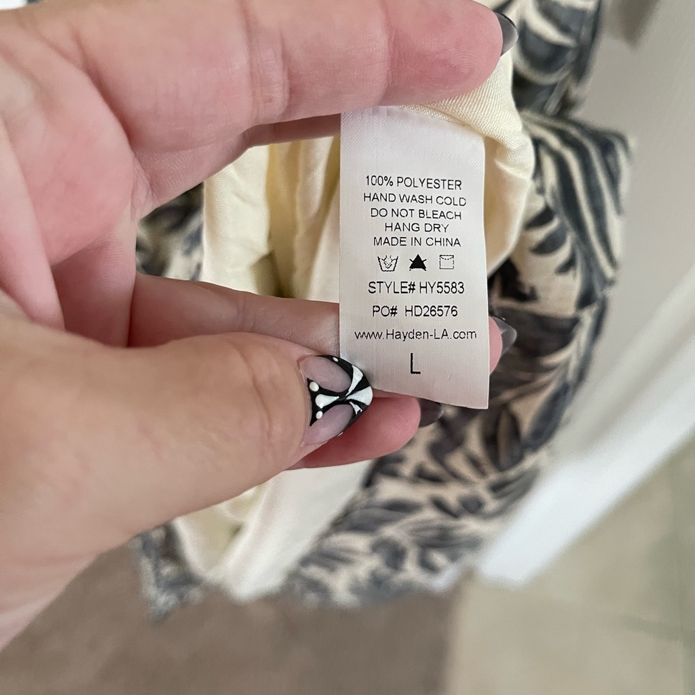 NWT Hayden puff sleeve midi dress - Picture 5 of 5